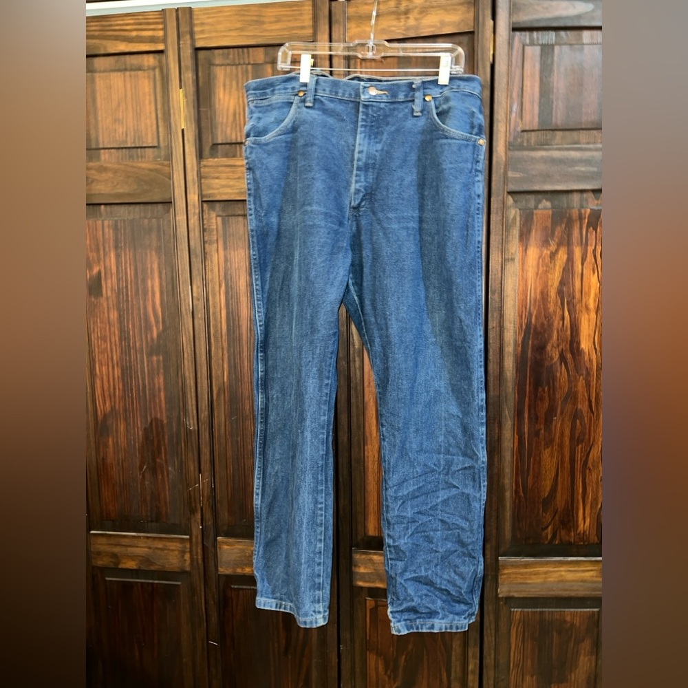 Wrangler Men's Deep Blue‎ Straight Jeans 38x 32